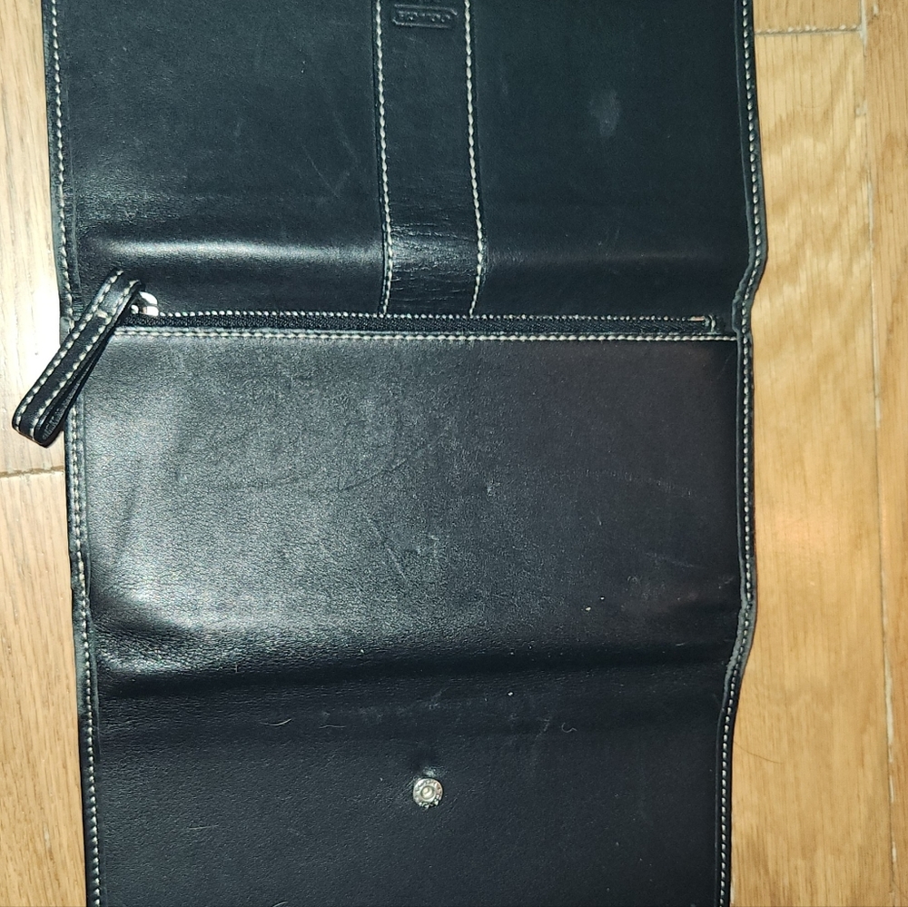 VINTAGE COACH LEATHERWARE Black Leather Tri-fold wallet. LOOKS REALLY GOOD - Picture 5 of 6